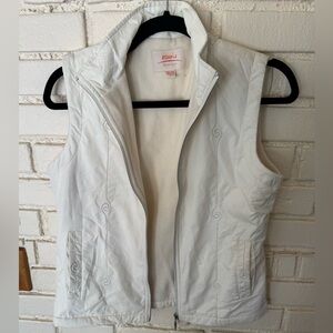 White Sleeveless vest